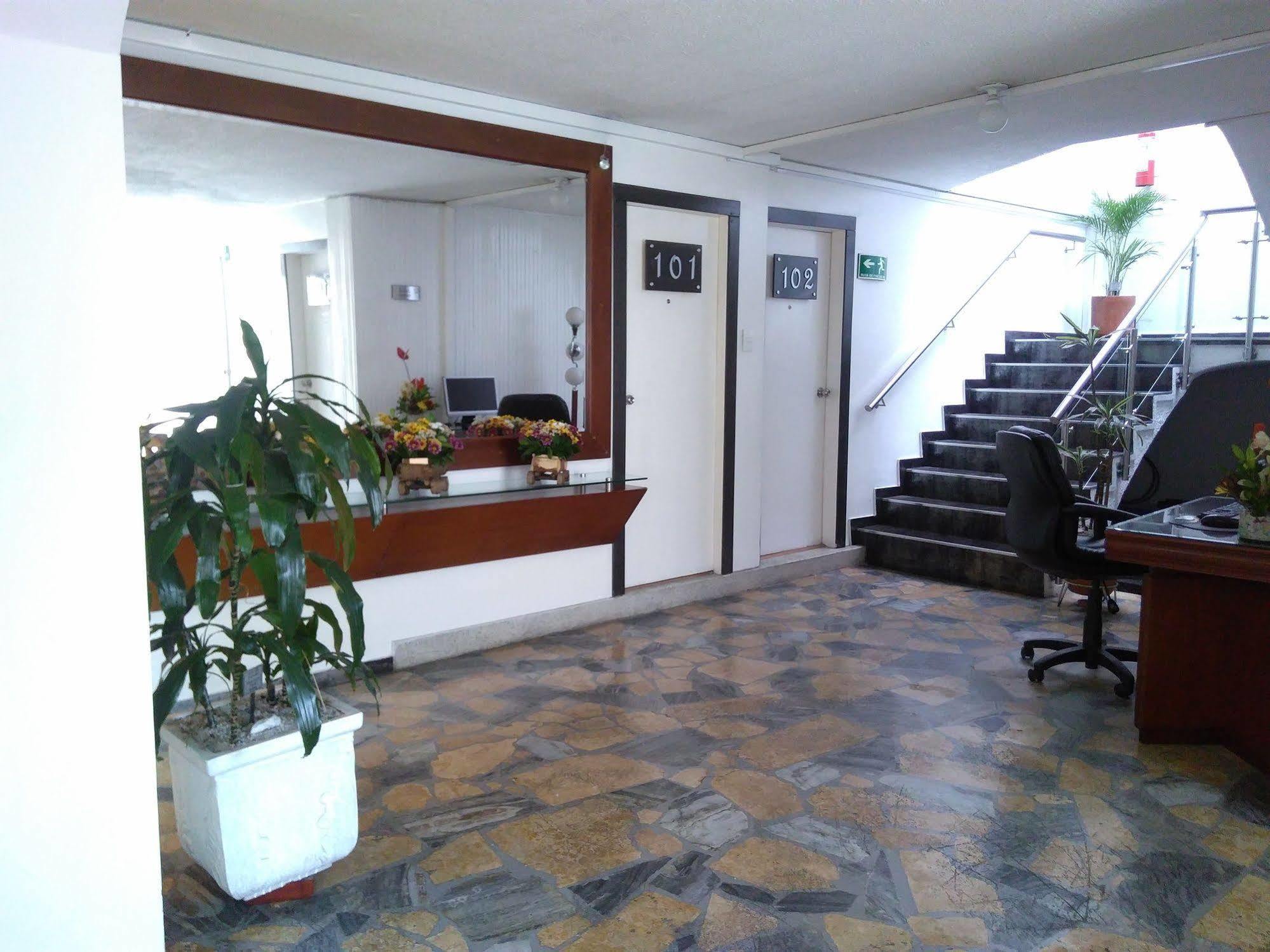 Hotel Marbella Chico Bogotá Exterior foto